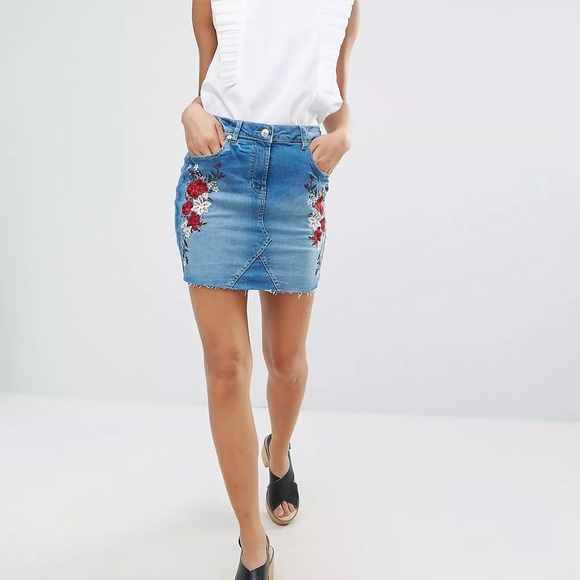 Parisian Floral Embroidered Denim Skirt - Picture 6 of 8